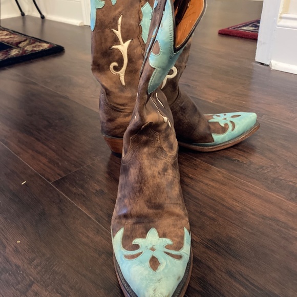 Women’s Boots - Picture 2 of 7